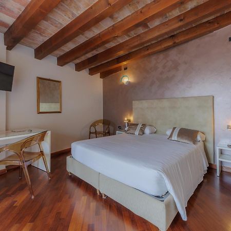 Hotel Degli Oleandri Sirmione Ngoại thất bức ảnh