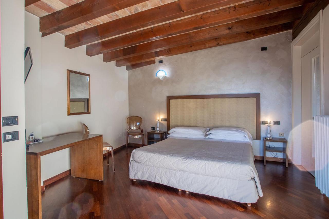 Hotel Degli Oleandri Sirmione Ngoại thất bức ảnh