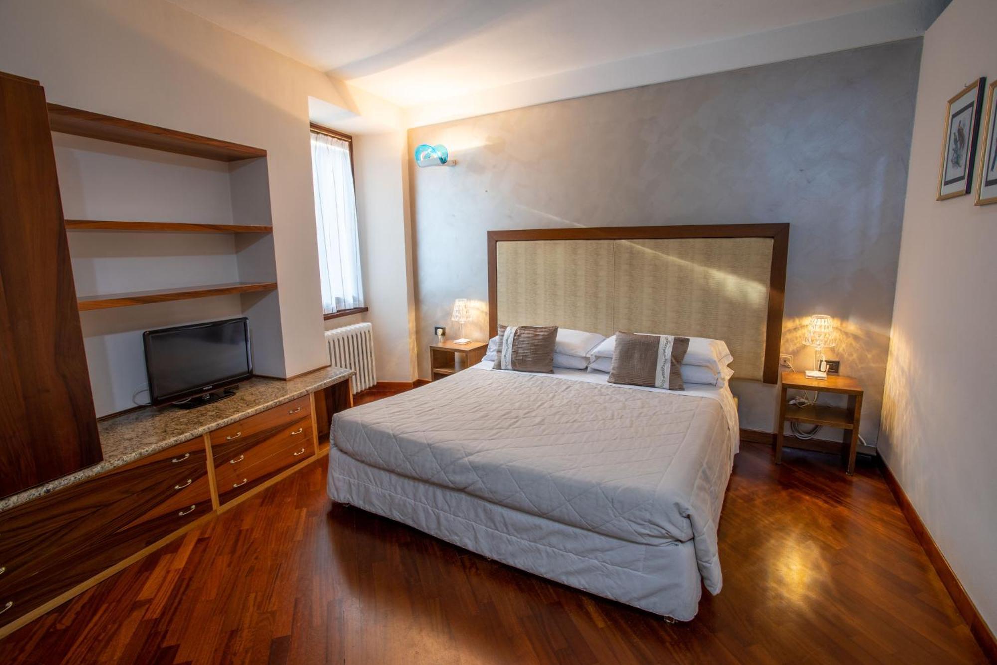 Hotel Degli Oleandri Sirmione Ngoại thất bức ảnh